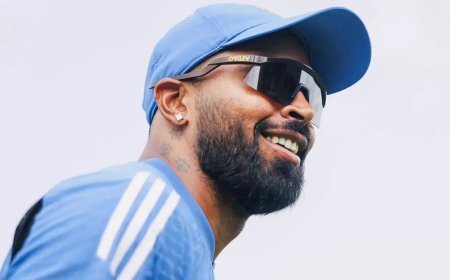 Fan throws tennis ball at Hardik Pandya and the allrounder ...