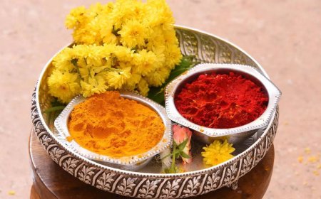 What is the difference between Sindoor & Kumkum